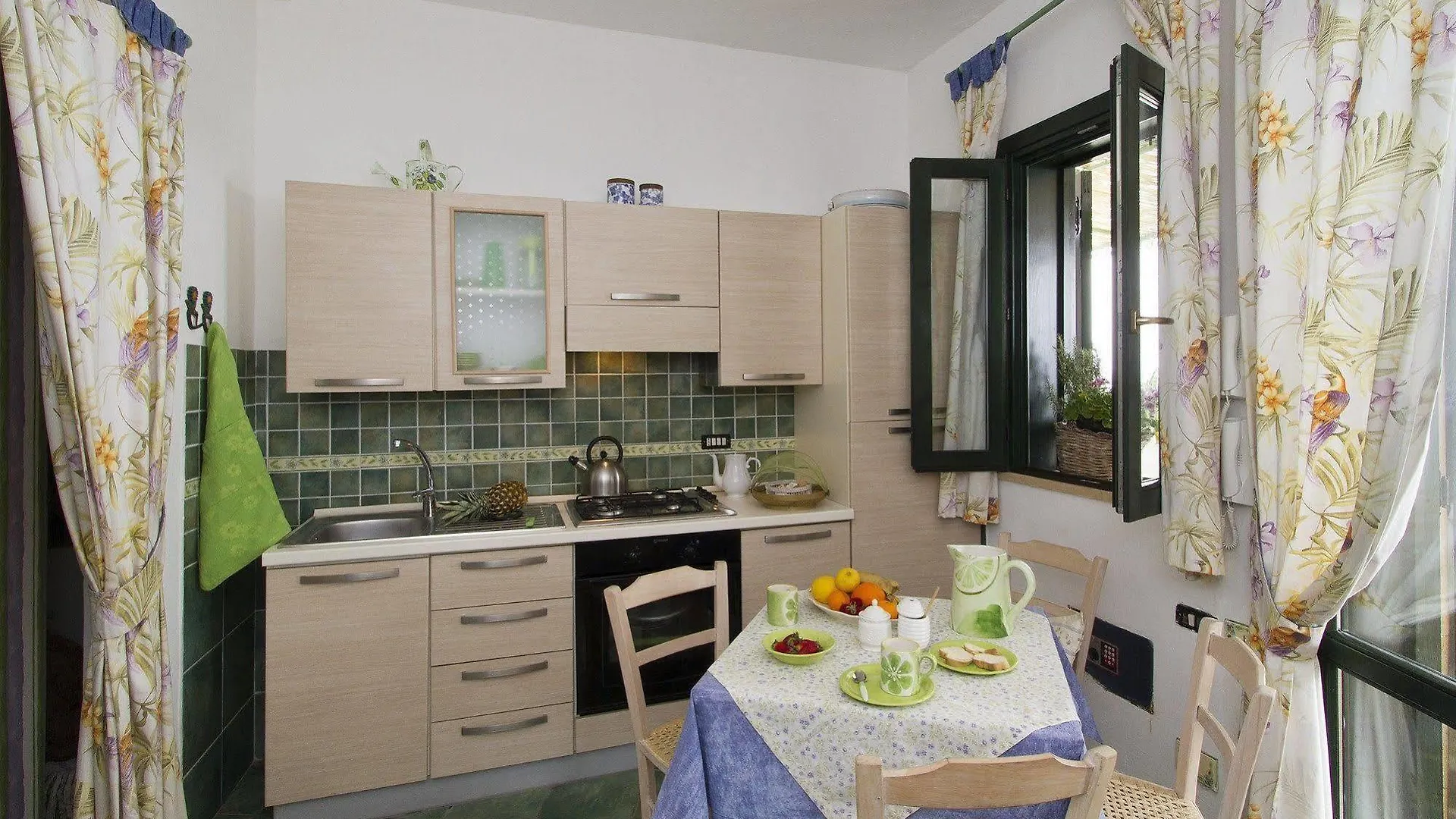 Holiday House Fontane Bianche 0*,  Itália
